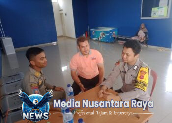 Jalin Kedekatan Dengan Masyarakat, Bhabinkamtibmas Polsek Parungpanjang Kunjungi Warga dan Sampaikan Pesan Kamtibmas