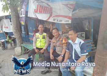 Bhabinkamtibmas Polsek Cijeruk Sambangi Warga Desa Ciburuy, Jalin Keakraban dan Sampaikan Pesan Kamtibmas