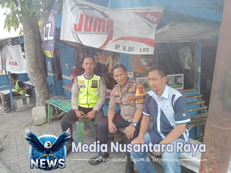 Bhabinkamtibmas Polsek Cijeruk Sambangi Warga Desa Ciburuy, Jalin Keakraban dan Sampaikan Pesan Kamtibmas