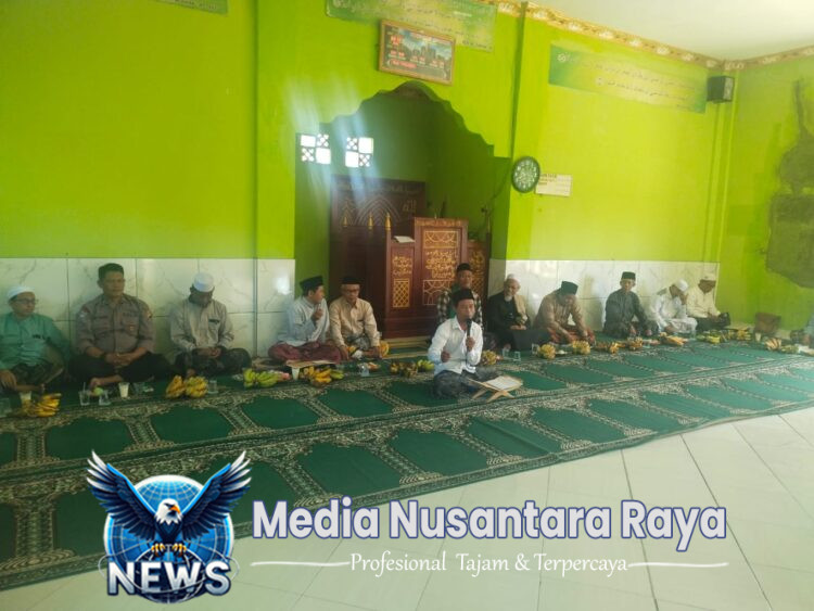 Bhabinkamtibmas Polsek Leuwiliang Sambang Warga Jalin Kedekatan Dengan Masyarakat Sampaikan Pesan Kamtibmas