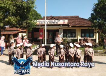 Bhabinkamtibmas Desa Mekarsari Sambangi PAUD Cerdas Ria, Tanamkan Nilai Kamtibmas Sejak Dini