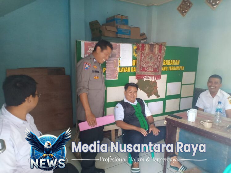 Bhabinkamtibmas Wilayah Hukum Polsek Dramaga Giat Cooling Sistem Sambang Instansi Desa Babakan Beri Himbauan Ajak Jaga Kondusifitas Cegah Gangguan Kamtibmas