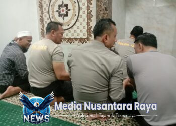Bhabinkamtibmas Polsek Megamendung Laksanakan Sholat Subuh Berjamaah, Jalin Kedekatan dengan Warga