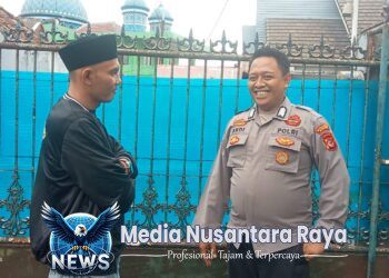Bhabinkamtibmas Polsek Leuwiliang Sambangi Warga, Perkuat Harkamtibmas di Desa Leuwimekar