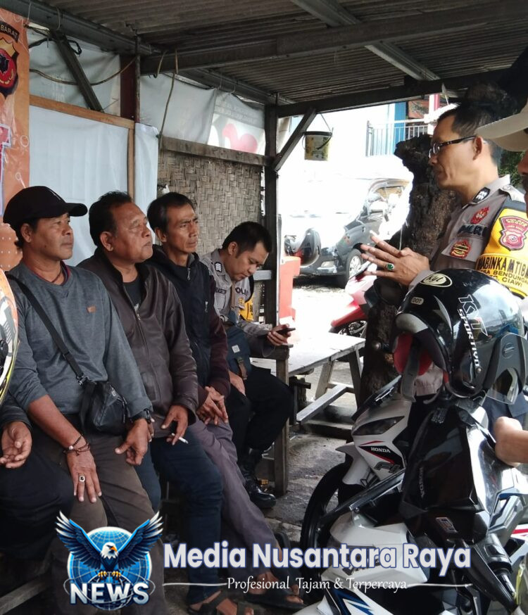 Bhabinkamtibmas Polsek Ciawi Polres Bogor Sambang Pangkalan Ojek, Himbau Antisipasi Pak Ogah, Joki, dan Premanisme