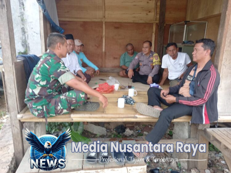 Bhabinkamtibmas dan Babinsa Bersinergi Laksanakan Program Jumat Curhat Door To Door, Dengarkan Aduan Keluh Kesah Warga Masyarakat Terkait Harkamtibmas