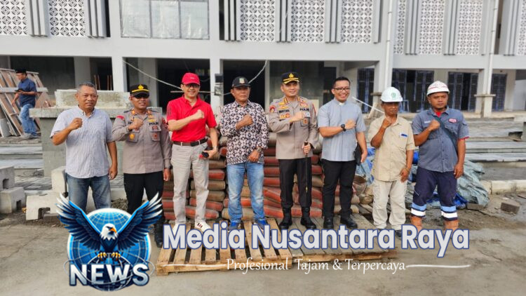 Gelar Kegiatan Peduli Tempat Ibadah, Kapolsek Cikarang Selatan dampingi Kapolres Metro Bekasi Salurkan Bantuan Semen untuk Pembangunan Rumah Ibadah