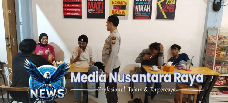 Tingkatkan Patroli Malam Hari, Personil Polsek Mempawah Hulu Memperkuat Hubungan Antara Polisi dan Masyarakat