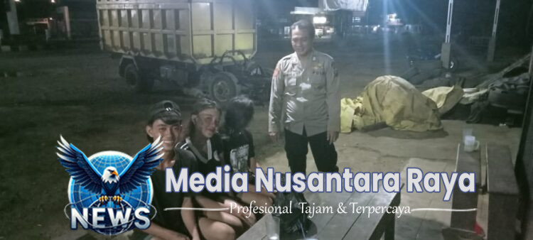 Patroli Malam, Polisi Sambangi Warga Demi Ciptakan Rasa Aman