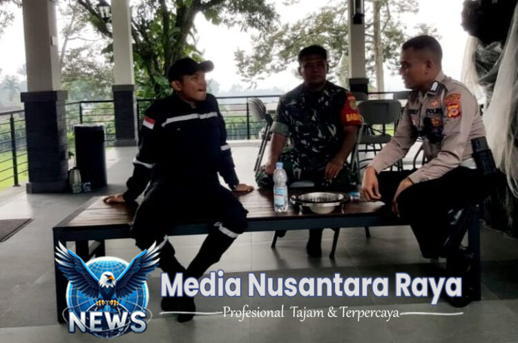 Jalin Keakraban, Bhabinkamtibmas Polsek Cijeruk Sambangi Warga Desa Tugu Jaya