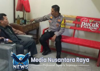 Bhabinkamtibmas Polsek Cisarua Laksanakan Sambang untuk Jaga Kamtibmas di Desa Cibeureum