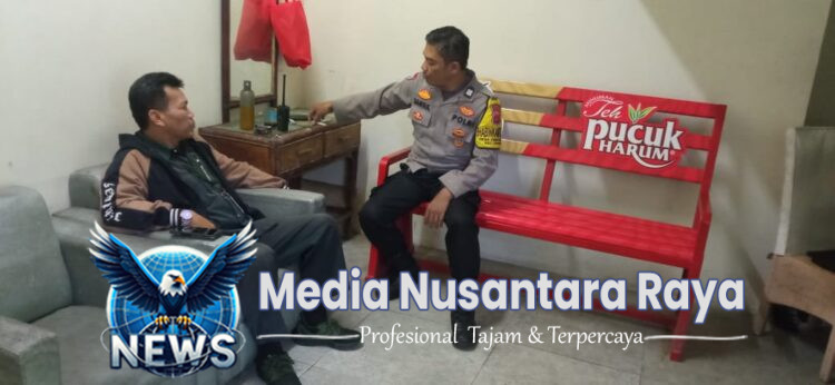 Bhabinkamtibmas Polsek Cisarua Laksanakan Sambang untuk Jaga Kamtibmas di Desa Cibeureum