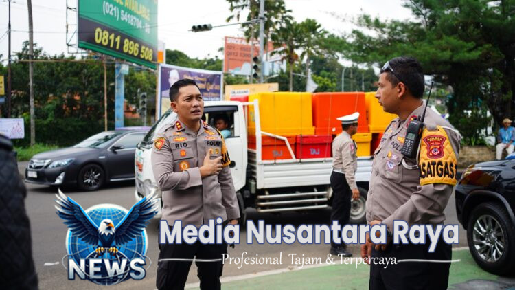 Kapolres Bogor AKBP Rio Wahyu Anggoro Lakukan Pemantauan Arus Lalu Lintas di Puncak Saat Long Weekend