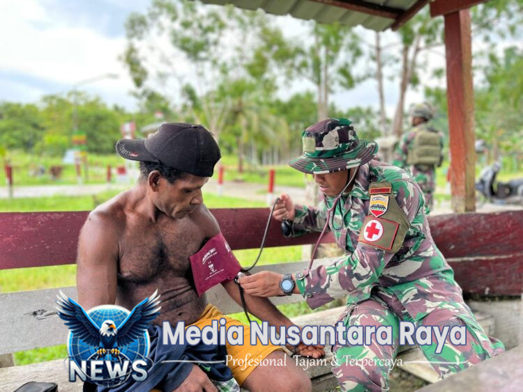 Tingkatkan Akses Layanan Kesehatan, Satgas 131/Brajasakti Layani Masyarakat Perbatasan Papua