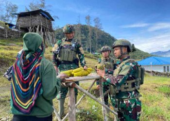 Borong Harapan di Tanah Wombru: Ketika TNI Membeli, Bukan Sekadar Membantu
