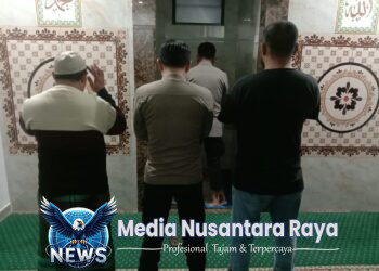 Bhabinkamtibmas Desa Cipayung Girang Polsek Megamendung Laksanakan Sholat Subuh Berjamaah Bersama Warga