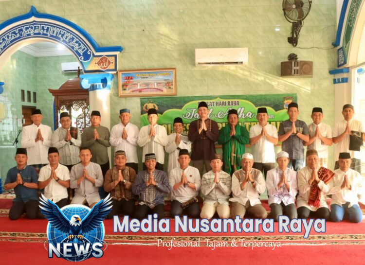 Polres Lampung Tengah Gelar Sholat Idul Adha Bersama Masyarakat, Gema Takbir Iringi Semangat Kepedulian dan Kebersamaan