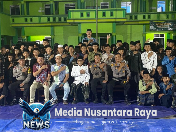 Polres Lampung Timur Serahkan Hewan Kurban ke Ponpes Riyadlatul Ulum Bumiharjo