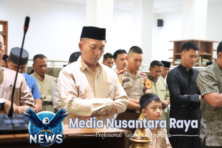 Kapolres Bogor AKBP Rio Wahyu Anggoro, S.H., S.I.K., M.H. Laksanakan Salat Idul Adha dan qurban Bersama Anggota Polres Bogor