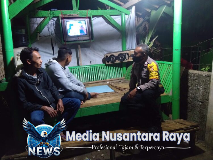 Bhabinkamtibmas Polsek Ciawi Polres Bogor Gencar Sambang Pos Kamling, Sampaikan Pesan Kamtibmas