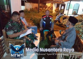 Sinergitas TNI-Polri, Bhabinkamtibmas Polsek Rumpin dan Babinsa Sambangi Warga Desa Mekarsari
