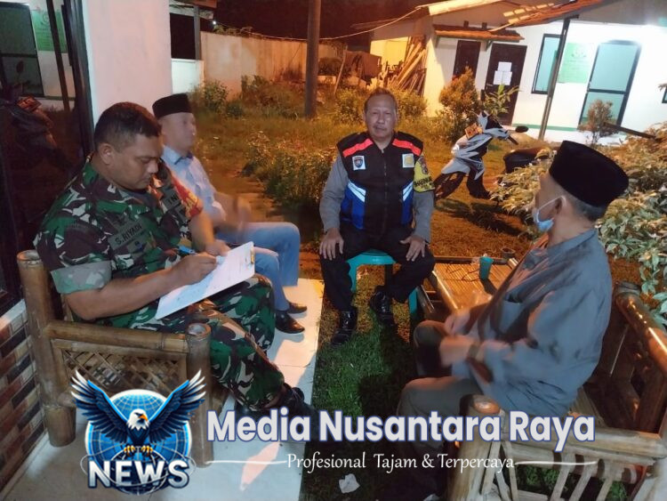 Sinergitas TNI-Polri, Bhabinkamtibmas Polsek Rumpin dan Babinsa Sambangi Warga Desa Mekarsari