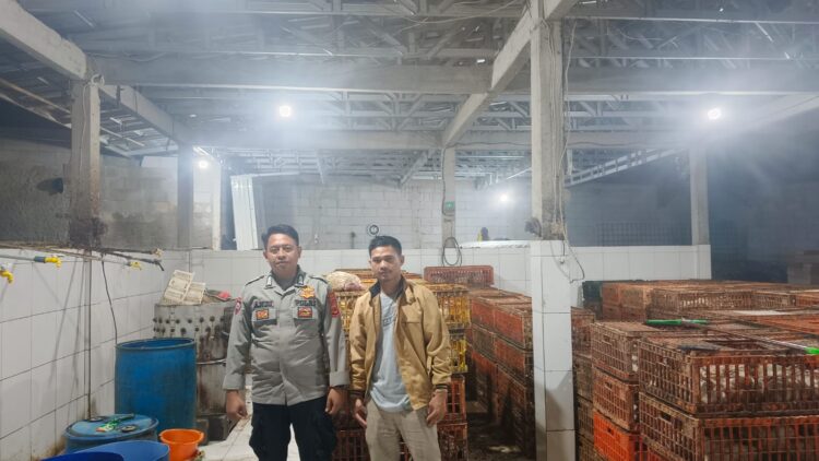 Sambang Rutin Bhabinkamtibmas Desa Leuwimekar, Wujudkan Rasa Aman di Masyarakat