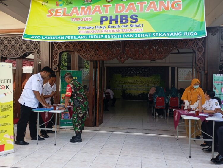 Peran Serta Babinsa Kratonan Dalam Lomba PHBS Kota Surakarta