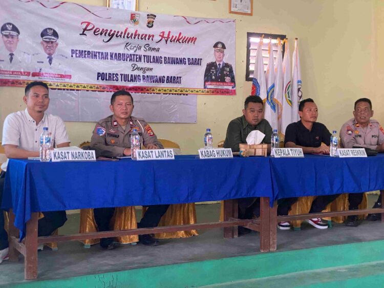 Polres Tulang Bawang Barat Gelar Penyuluhan Hukum di Tiyuh Margo Mulyo agar Warga Memiliki Wawasan dan Sadar Hukum