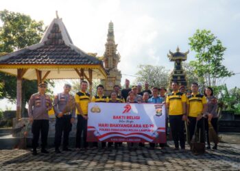 Sambut Hari Bhayangkara ke-79, Polres Pringsewu Gelar Bakti Sosial Religi Serentak di Tempat Iadah