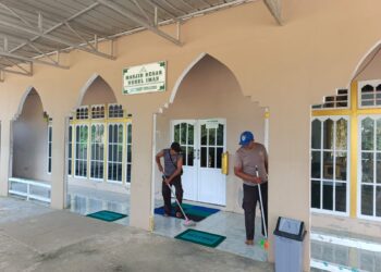 Menyambut Hari Bhayangkara Ke-79, Polsek Kuala Behe Bakti Sosial Religi di Masjid
