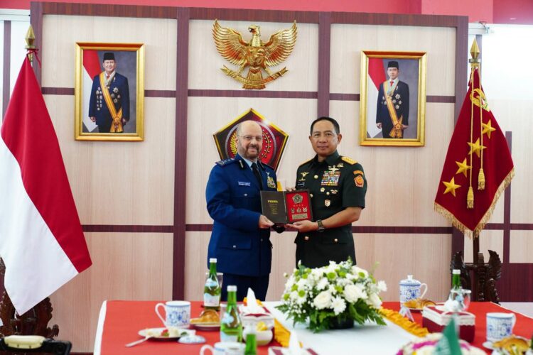 Indo Defense 2024, TNI Commander Discusses Military Cooperation with Commander of Friendly Nation