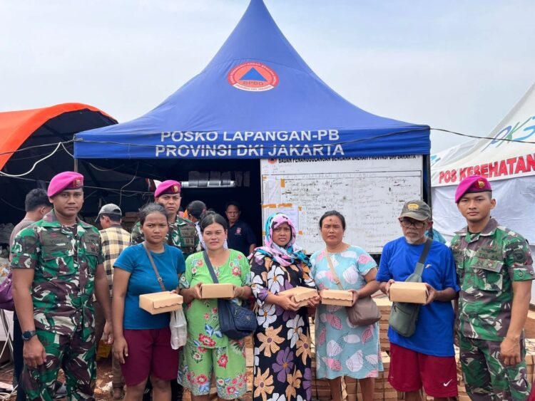 Yonmarhanlan III Jakarta Turun Langsung Bantu Warga Terdampak Kebakaran