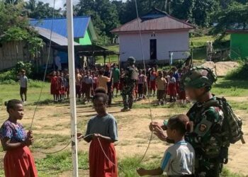 Satgas Pamtas RI-PNG Mobile Gobang IV Yonif 10 Marinir Bangun Karakter Kebangsaan Generasi Penerus Papua