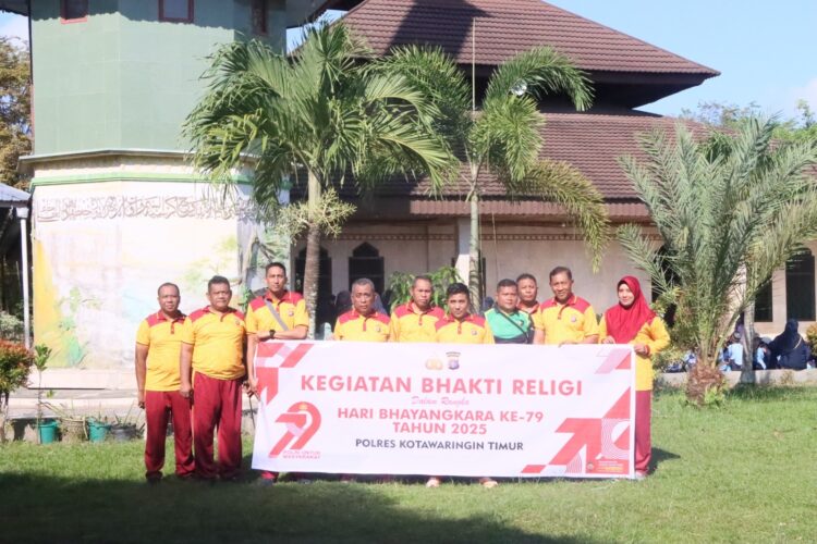 Polres Kotim Gelar Baksos Religi, Menyambut Hut Bhayangkara Ke 79