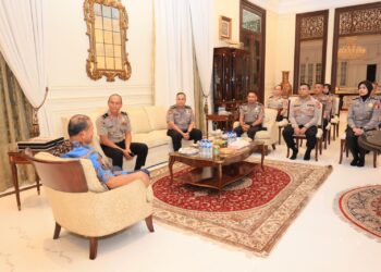 Dalam Rangka HUT Bhayangkara ke-79, Tim Mabes Polri Lakukan Anjangsana ke Mantan Kapolri Jenderal (Purn) Drs. Badrodin Haiti