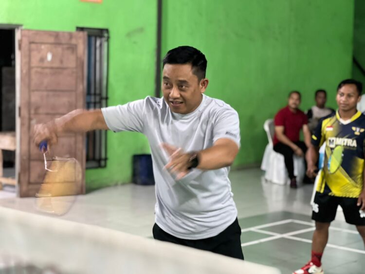 Dalam Rangka HUT Bhayangkara ke-79 Polres Mesuji Gelar Pertandingan Badminton di Gedung Olahraga Desa Simpang Pematang