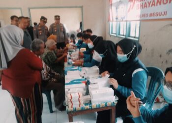 Dalam Rangka Hari Bhayangkara ke-79, Polres Mesuji Laksanakan Acara Bhakti Kesehatan di Desa Harapan Jaya