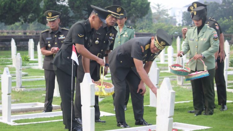 Dispsiad Gelar Ziarah dan Tabur Bunga Rangkaian HUT ke – 75