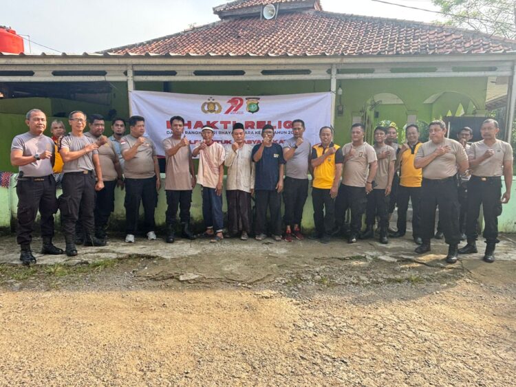 Bhakti Religi Polsek Cibarusah dalam Rangka Hari Bhayangkara ke-79, Wujudkan Kepedulian Polri terhadap Masyarakat