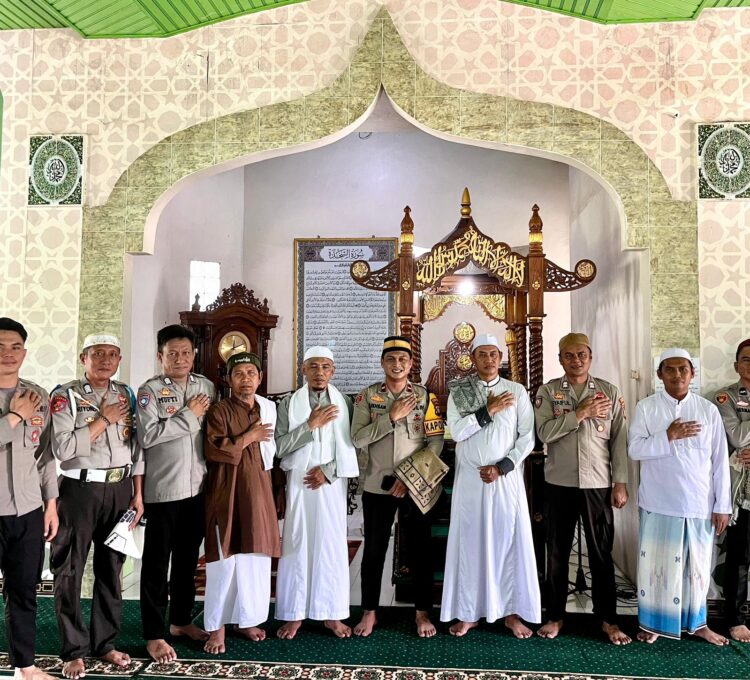 Polsek Mentaya Hulu Laksanakan Safari Sholat Jumat dan Doa Bersama, Dalam Rangka Memperingati Hari Bhayangkara yang Ke-79 Tahun 2025
