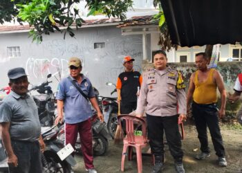 Bhabinkamtibmas Polsek Klapanunggal Sambang Warga desa Klapanunggal dan Sampaikan Himbauan Kamtibmas