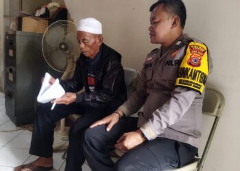 Bhabinkamtibmas Polsek Babakan Madang Sambangi Warga, Sampaikan Imbauan Kamtibmas di Desa Kadumanggu