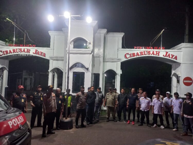 Sinergi POLRI, TNI, Satpol PP, dan Karang Taruna Jaga Keamanan di Cibarusah