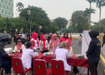 Hari Bhayangkara Ke 79, Polres Metro Jakarta Barat Hadirkan Pelayanan Kesehatan Gratis di CFD MH Thamrin – Kebon Sirih