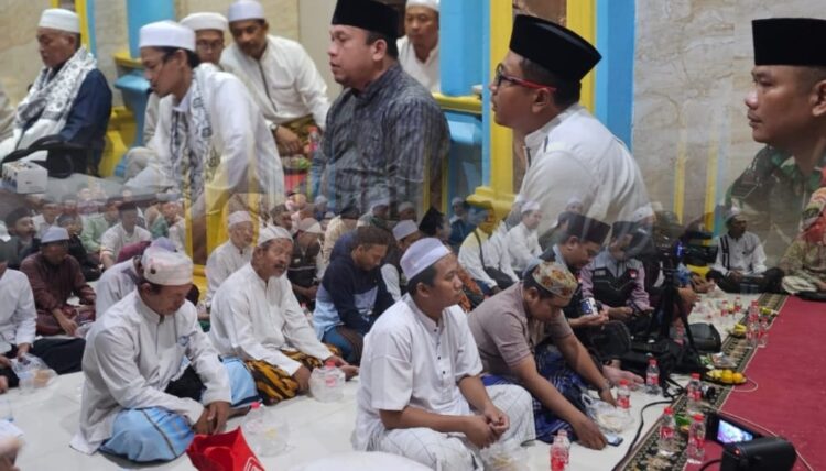 Kapolsek Cikarang Selatan dan Kades Ciantra Hadiri Ta’lim Rutin FK-DKM Se-Kecamatan Cikarang Selatan di Masjid Anur Iman Ciantra