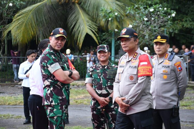 Danrem 083/Bdj Dampingi Pangdam Pada Kunjungan Wapres RI