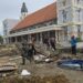Satgas Pamtas RI-PNG Yonif 763/SBA Pos Kumurkek dan Polres Maybrat Gelar Pembersihan Gereja Ayawasi