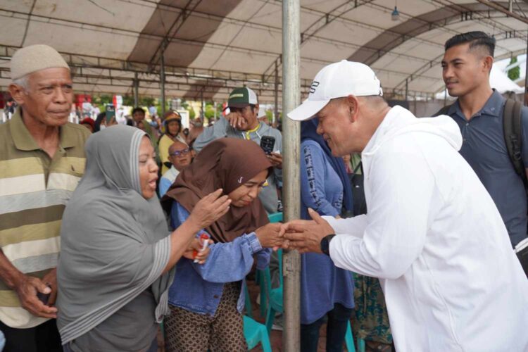Semarak Hari Bhayangkara, Ribuan Warga Terima Paket Sembako dari Kapolda Sulteng