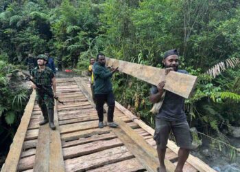 TNI dan Warga Tak Menyerah: Jembatan yang Dirusak OPM Kini Jadi Simbol Keberanian